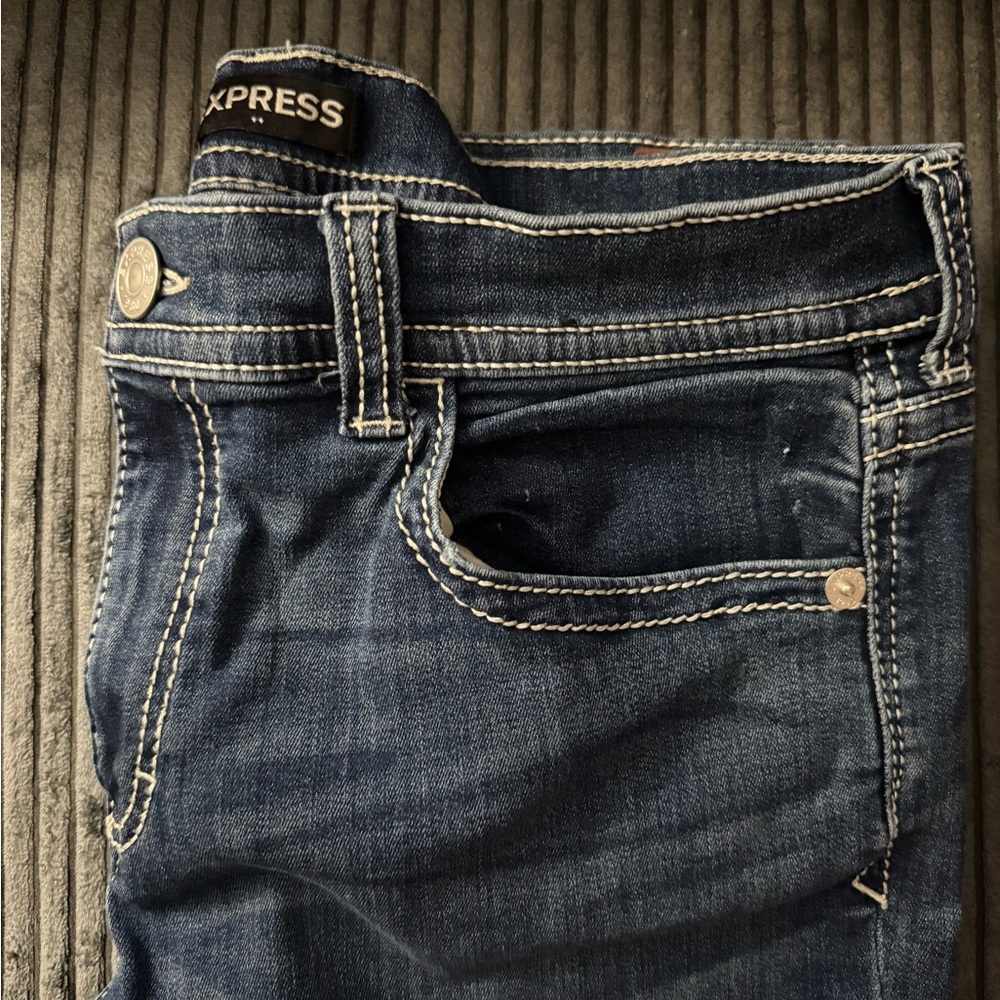 Express Women’s Jeans - Picture 2 of 3